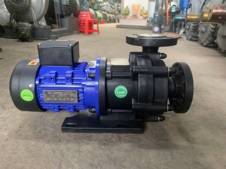bom-tu-hoa-chat-2.2kw