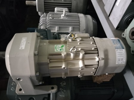 giam-toc-sumitomo-1.5kw